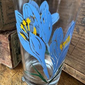 Vintage BOSCUL Spring Crocus Peanut Butter Drinking Glass~Standard Size 5" White Flowers GoldCenter Green Leaves~Spring Summer Wedding Gift