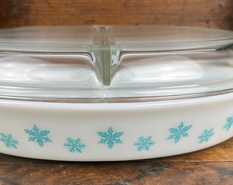 Vintage Pyrex SNOWFLAKE Blue on White Casserole Divided Dish with Divided Glass Lid~ Retro Christmas Serving Country Kitchen Decor