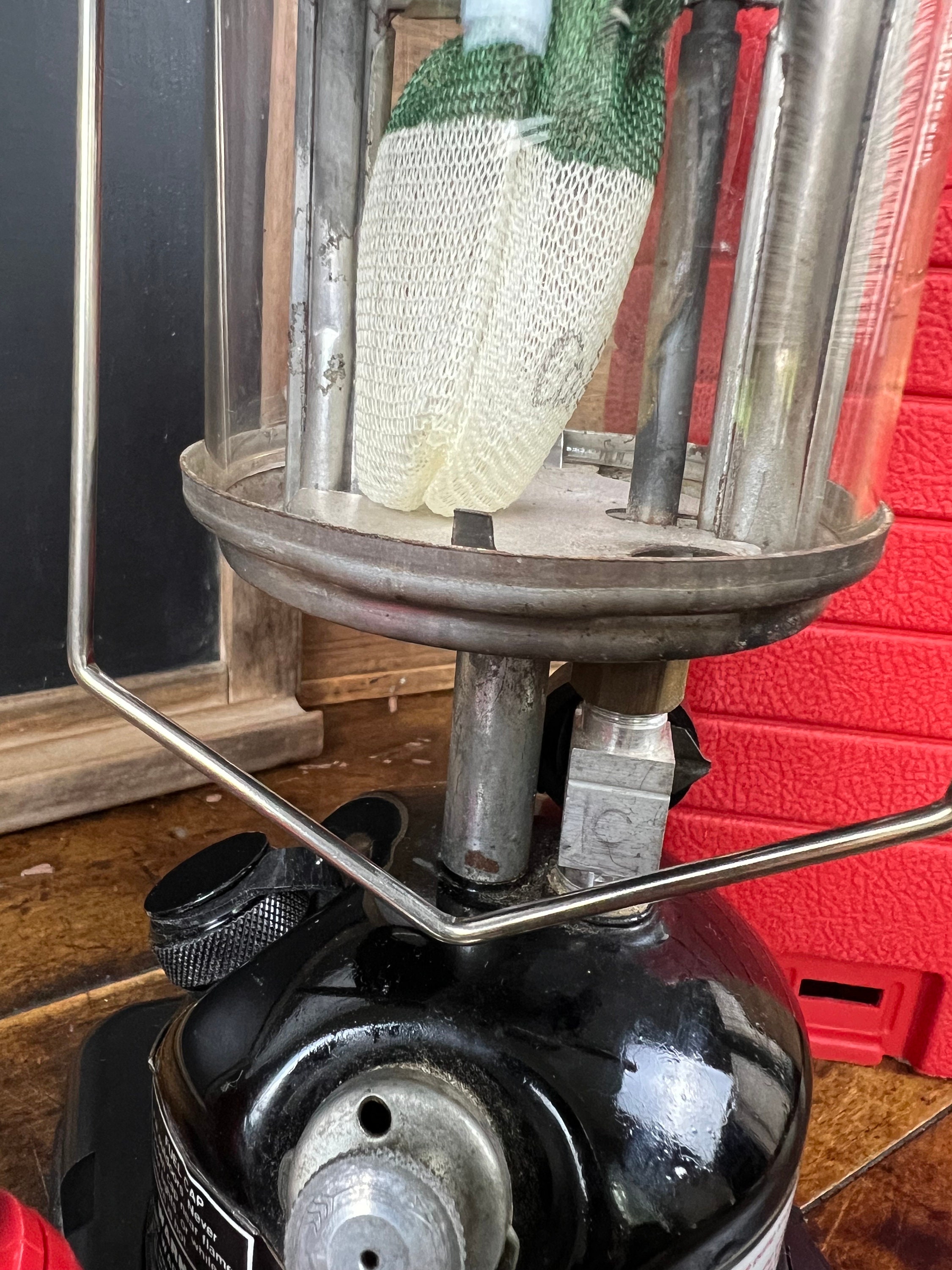 Vintage COLEMAN Lantern Model 222B Peak 1 With Carrying Case Vintage COLEMAN Lantern Model 222B Peak 1 With Carrying Case