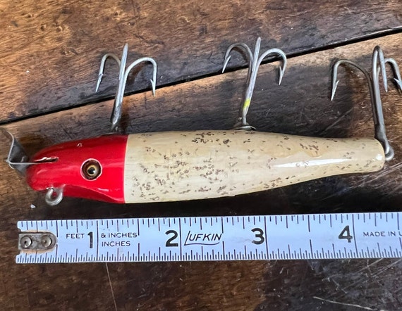Creek Chub Bait Co. Red and White Jointed Lure With Glass Eyes and Two  Treble Hooks. Collectible Tackle Box Item, Possibly 1970s. -  Canada