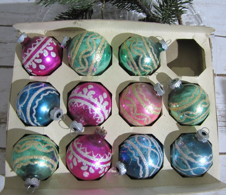 Vintage Glass Shiny Brite Glitter Ornaments Gold Silver Designs~ Pastel Blue Pink Green ~ Retro Christmas Tree Decor ~Round Ball 1950/'s