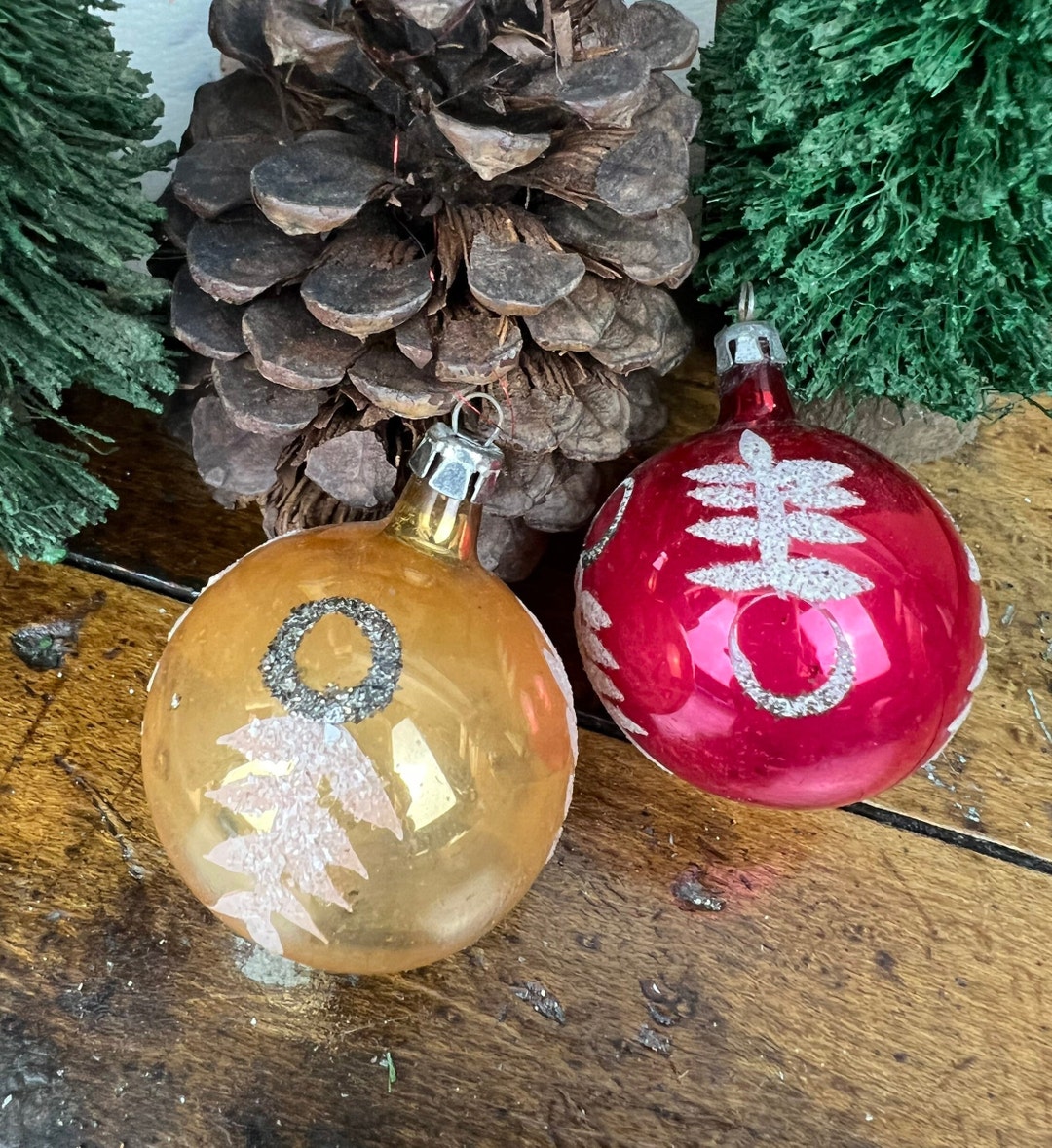 BLACK-SANTA-ORNAMENT-