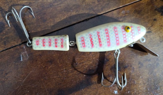 Vintage L&S MUSKIE MASTER J43 Fishing Lure Block Striped Pink Over Silver  Scale A Unique Color Jointed Opaque Eyes Rustic Fisherman Gift 