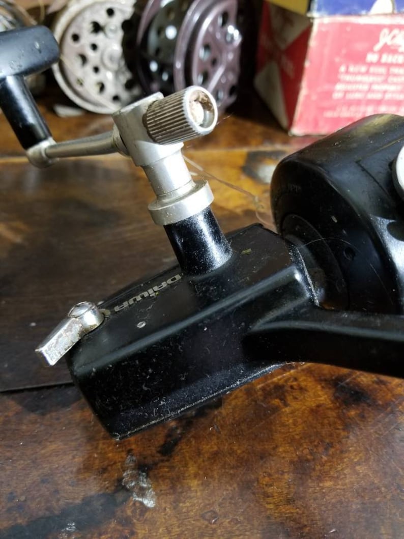 Vintage DAIWA 4300 Fishing Reel Rustic Outdoors Fisherman Etsy