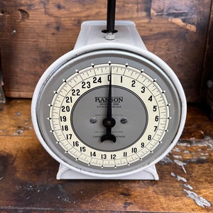 Vintage HANSON Model 2000 Utility Metal Scale~ Black & White Rusted Kitchen Family Scale~ Black Numbers ~Farmhouse Country Cottage Decor