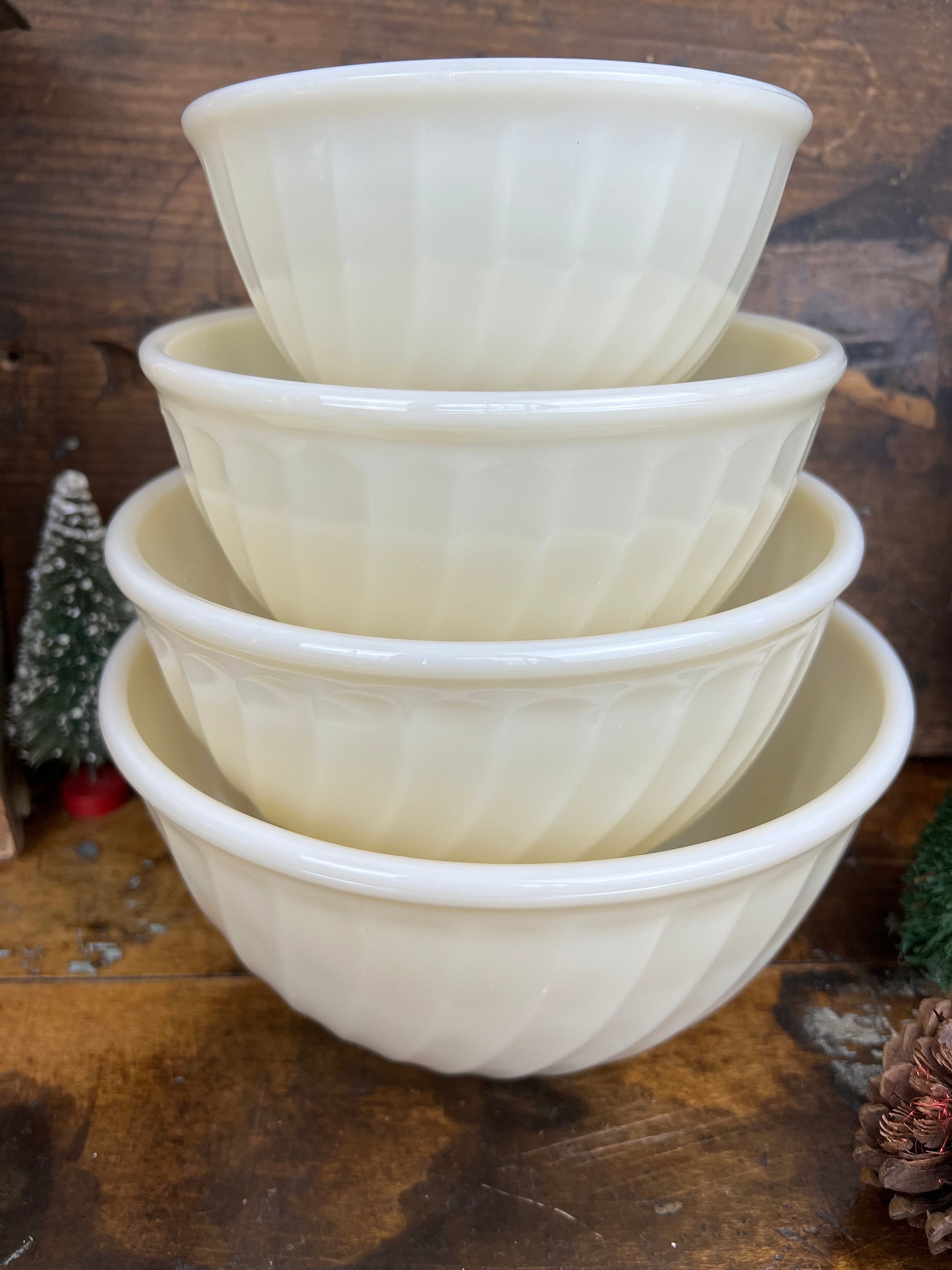 Vintage Ivory FIRE KING Swirl Ovenware| Mixing Bowls Set of Four