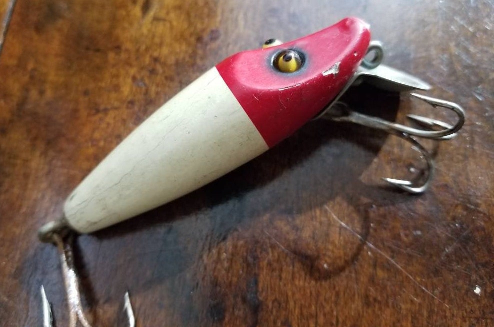 Vintage PAW PAW Possibly Unmarked Wood Fishing Lure red Arrowhead White  Body Tackle Bait Outdoors Fisherman Rustic Cabinblack Yellow 