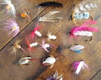 Vintage Possibly?? IMPERIAL Brand JAPAN Wet and Dry Flies?? Fly Rod Fishing Lures ~Tackle Bait~ 17 Flies in total ~ Bright Colors ~ Feathers