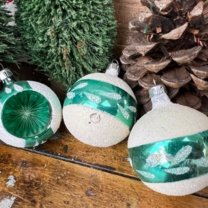 Vintage Poland Christmas Tree Ornaments ~Three White Mica Stripes Floral Green Round Indent~Winter Wedding Holiday Aluminum Tree Decor RETRO