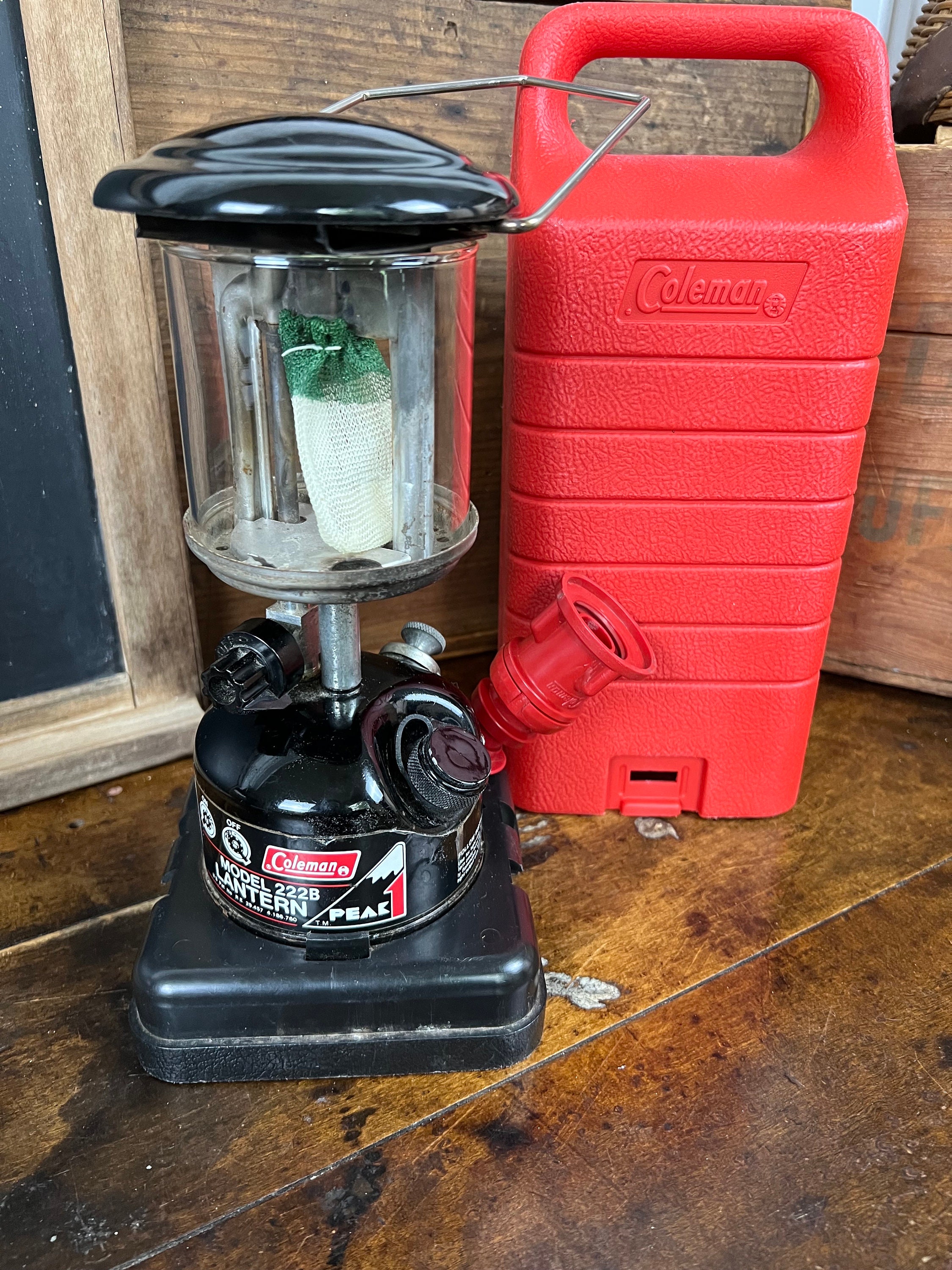 Vintage COLEMAN Lantern Model 222B Peak 1 With Carrying Case Vintage COLEMAN Lantern Model 222B Peak 1 With Carrying Case