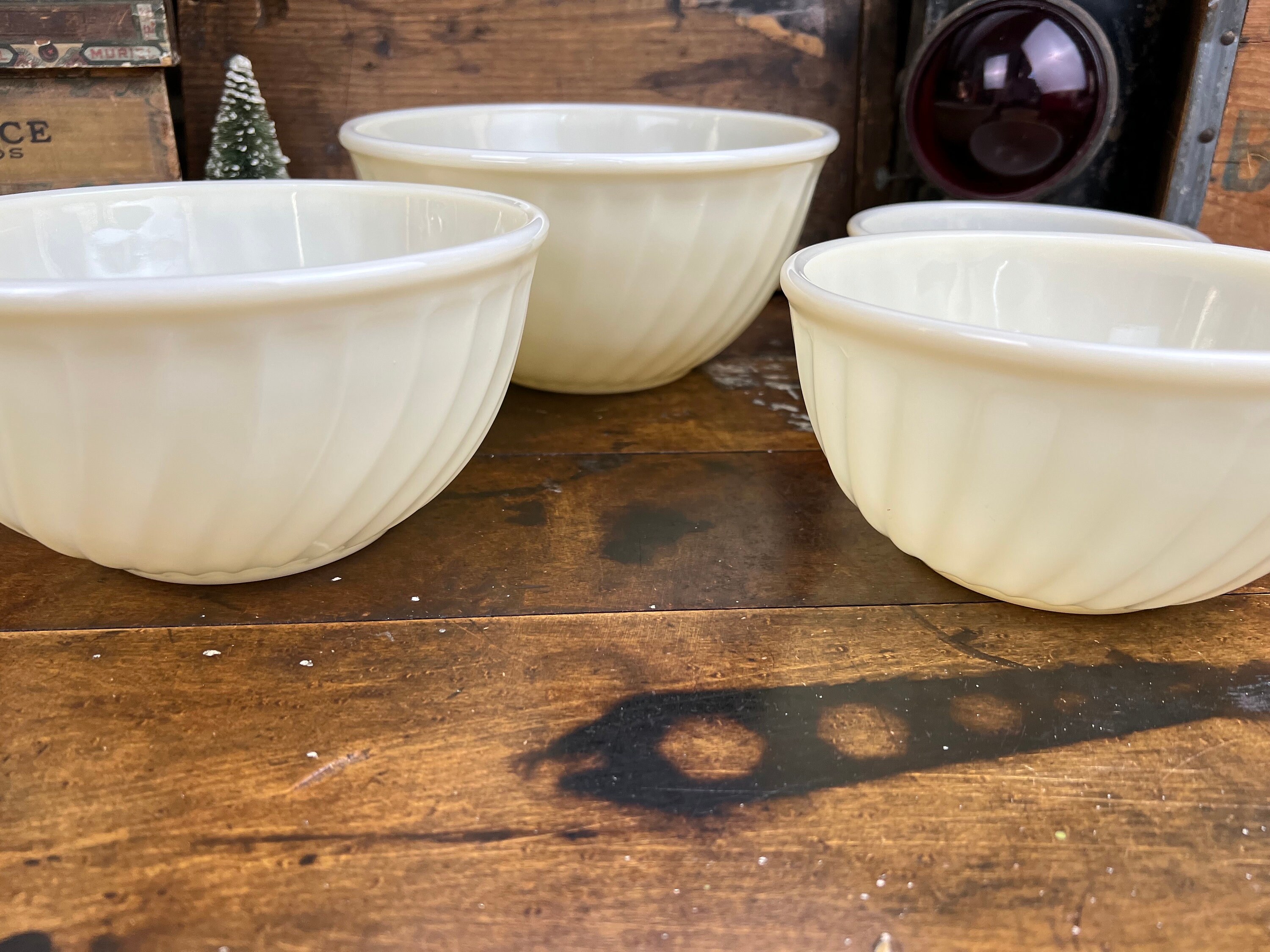 Vintage Ivory FIRE KING Swirl Ovenware| Mixing Bowls Set of Four