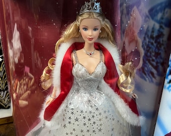Holiday Celebration BARBIE 2001 Special Edition Keepsake NIB