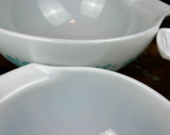 Vintage Pyrex AMISH BUTTERPRINT Cinderella Bowl Set of Four~ White