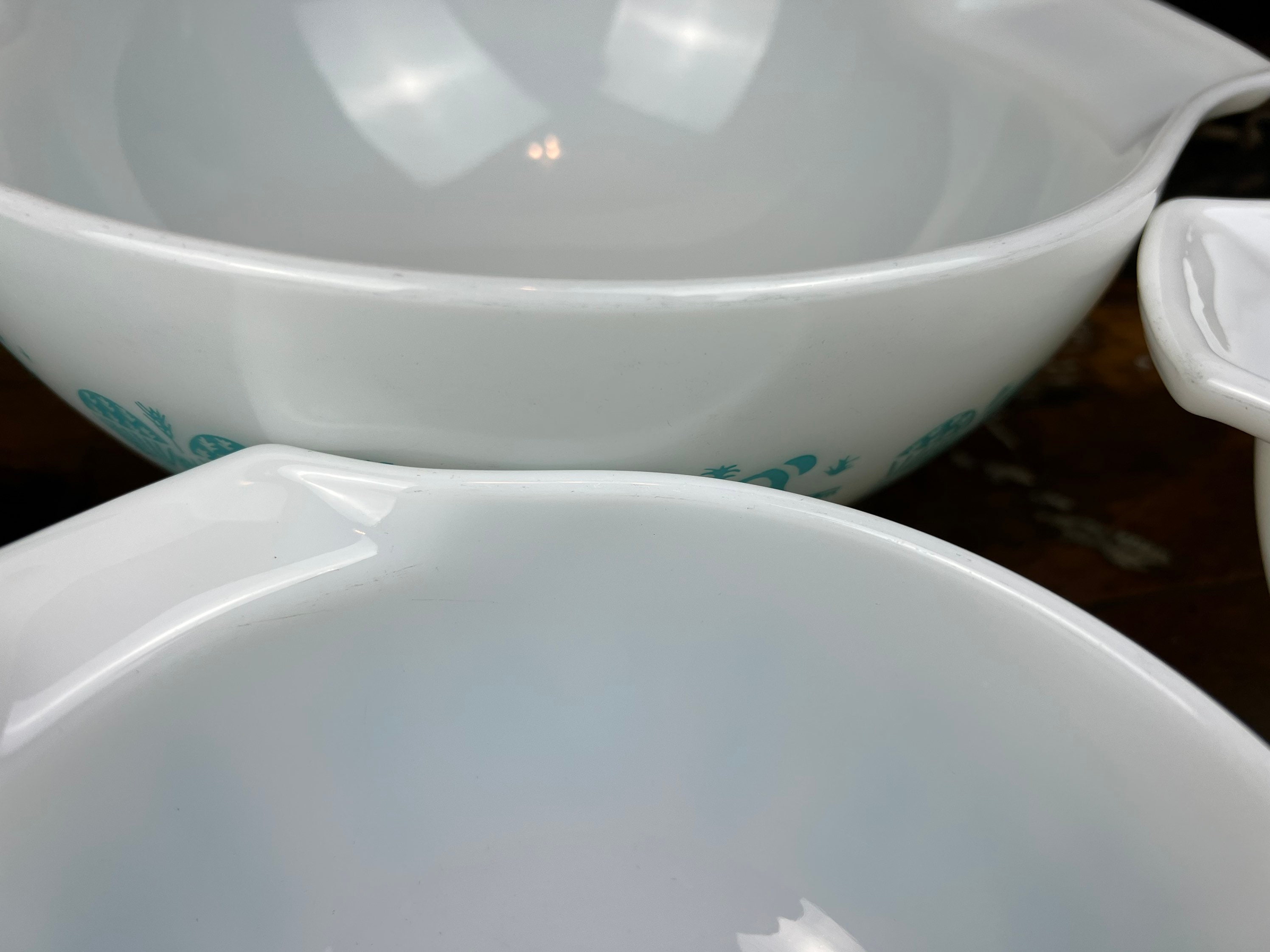 Vintage Pyrex AMISH BUTTERPRINT Cinderella Bowl Set of Four~ White