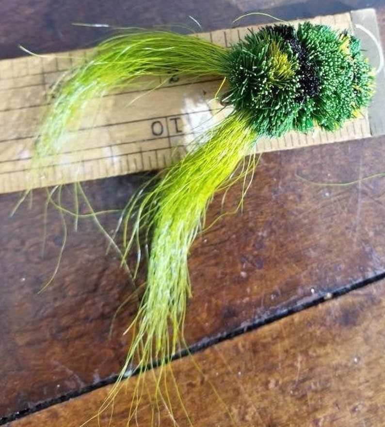 Vintage GREEN HAIR Frog or Mouse Bass Fly Rod Fishing Lure Tackle Bait Black Striped Bright Green Outdoors Fisherman Gift Unknown Maker zdjęcie 5