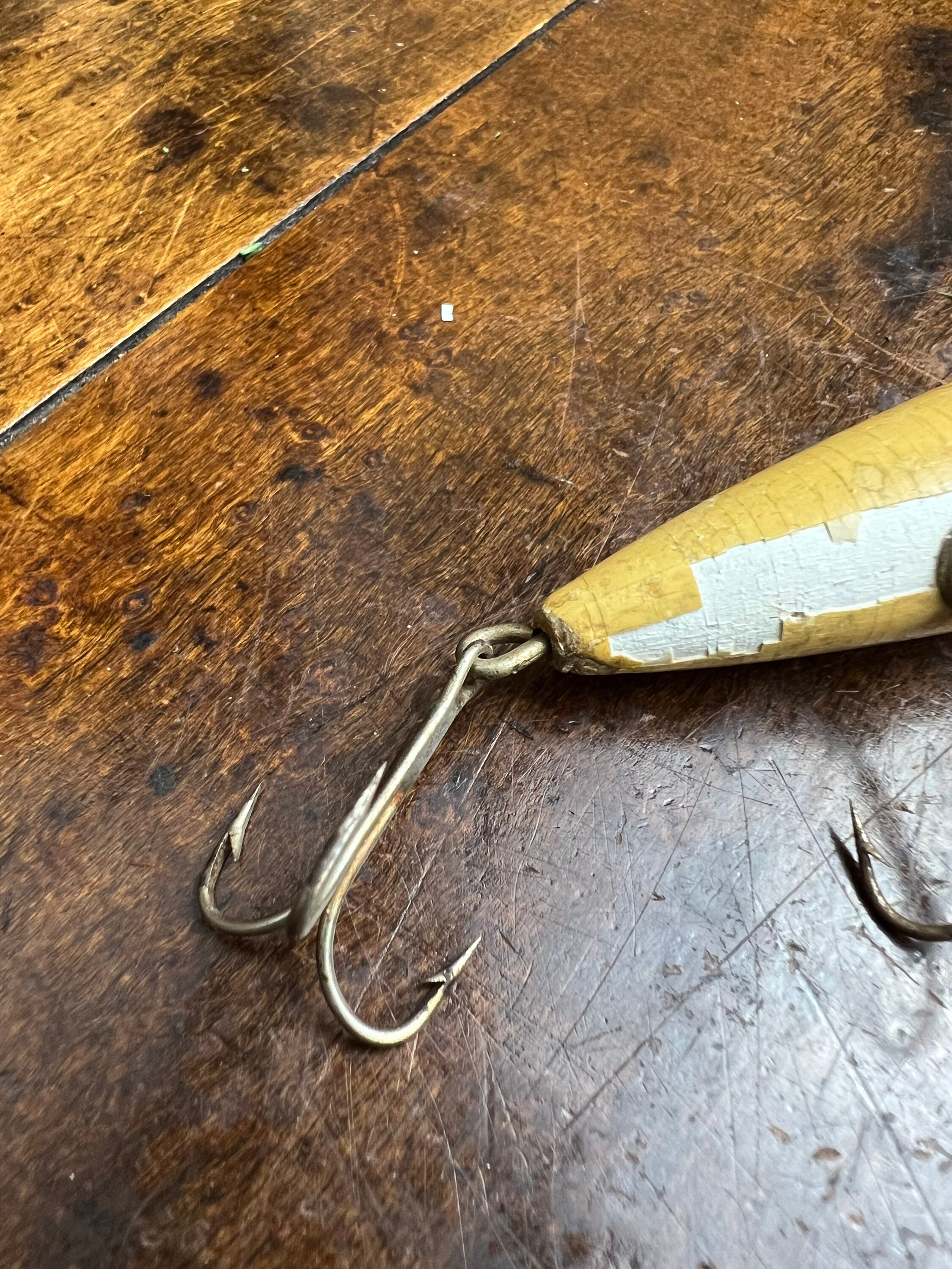 Leurre De Pêche Vintage South Bend – Bois, Yeux En Verre Rouge Et Blanc