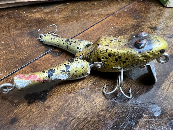 Vintage PAW PAW Wotta FROG Fishing Lure tackle Bait Green Black  Speckle/splatter Colors Outdoor Cabin Decor Fisherman Gift 