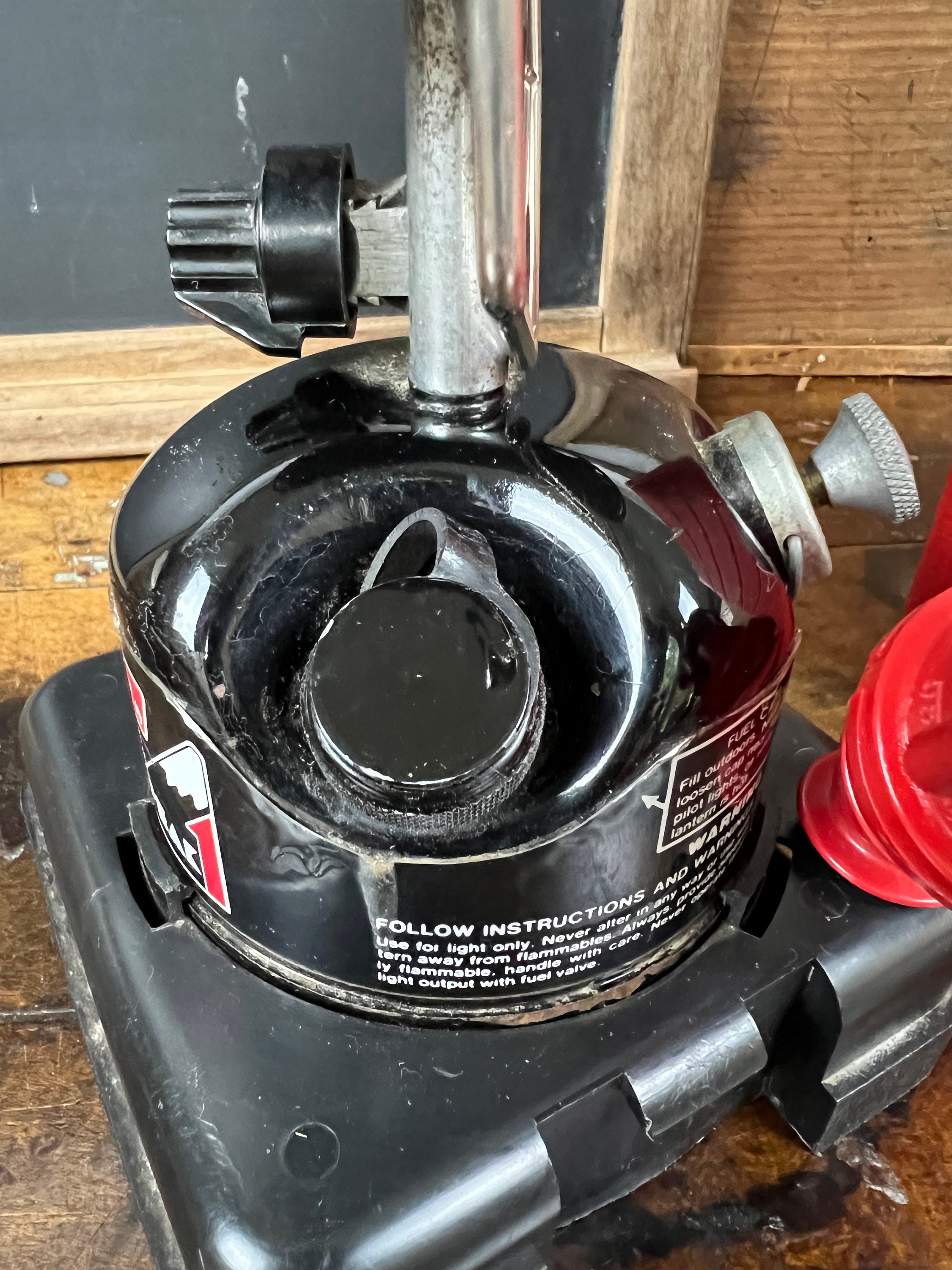 Vintage COLEMAN Lantern Model 222B Peak 1 With Carrying Case Vintage COLEMAN Lantern Model 222B Peak 1 With Carrying Case