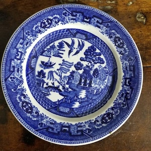 Vintage BUFFALO CHINA Blue Willow One Dessert or Pie Plate~ 7 1/8"  Blue White Birds Tree Buffalo NY Restaurant Heavy ~ Decorative Farmhouse