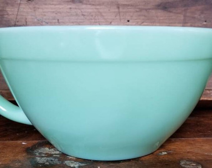 Vintage Jadeite Jade Green Fire King Batter Bowl Spouted