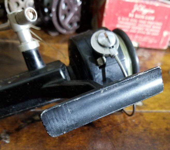 Moulinet de pêche vintage DAIWA 4300 ~ Cadeau rustique pour pêcheur en plein air ~ Métal noir - Canada