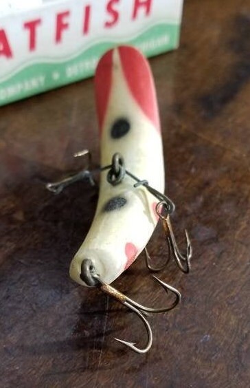 Vintage The Producers Finnigan's Minnow Jointed, 1/2oz White Red Head fishing  lure #20534
