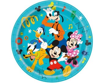 Mickey and Friends Paper Lunch Plates - 8 Cnt | Mickey Mouse Birthday | Mickey Mouse Party | Mickey Party Theme | Disney | Tableware