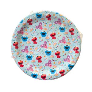 Sesame Street & Friends Celebrate Dinner Plates - 16 Cnt | Elmo Birthday | Sesame Street Party Decor | Sesame Street Party Theme | Tableware