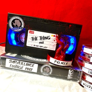 Retro VHS Lamp The Thing PALMER Blood Sculpt and Case Stand John Carpenter Night Light Table Lamp, Horror 80s Movie! Man Cave Father’s Day