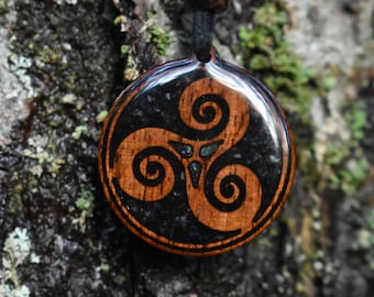 Black Tourmaline & Labradorite Triskelion Wood Pendant - Necklace