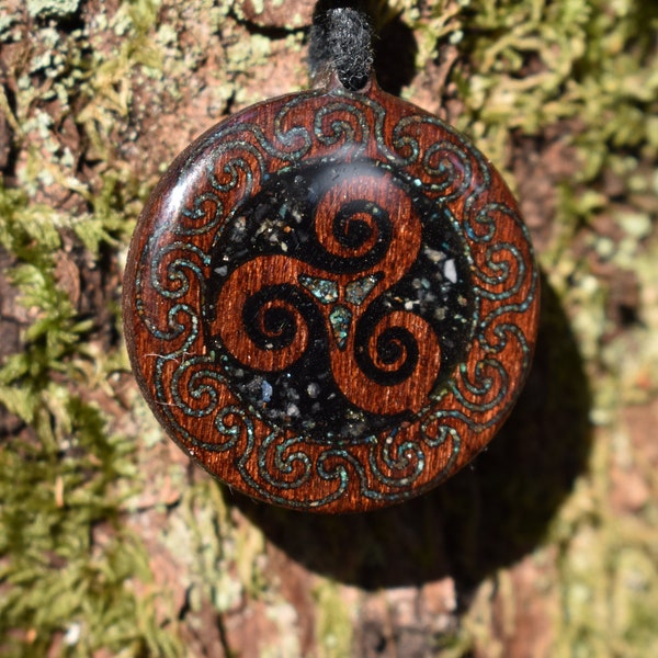 Black Tourmaline & Labradorite Triskelion Wood Pendant - Necklace