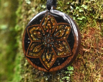 Pendentif en bois de fleur - Collier avec œil de tigre - Tourmaline noire