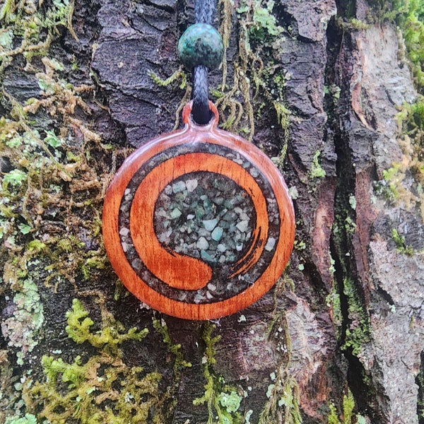 Enso Wood Pendant - Necklace with Emerald