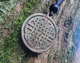 Bronze Dara Knot Pendant - Double Sided