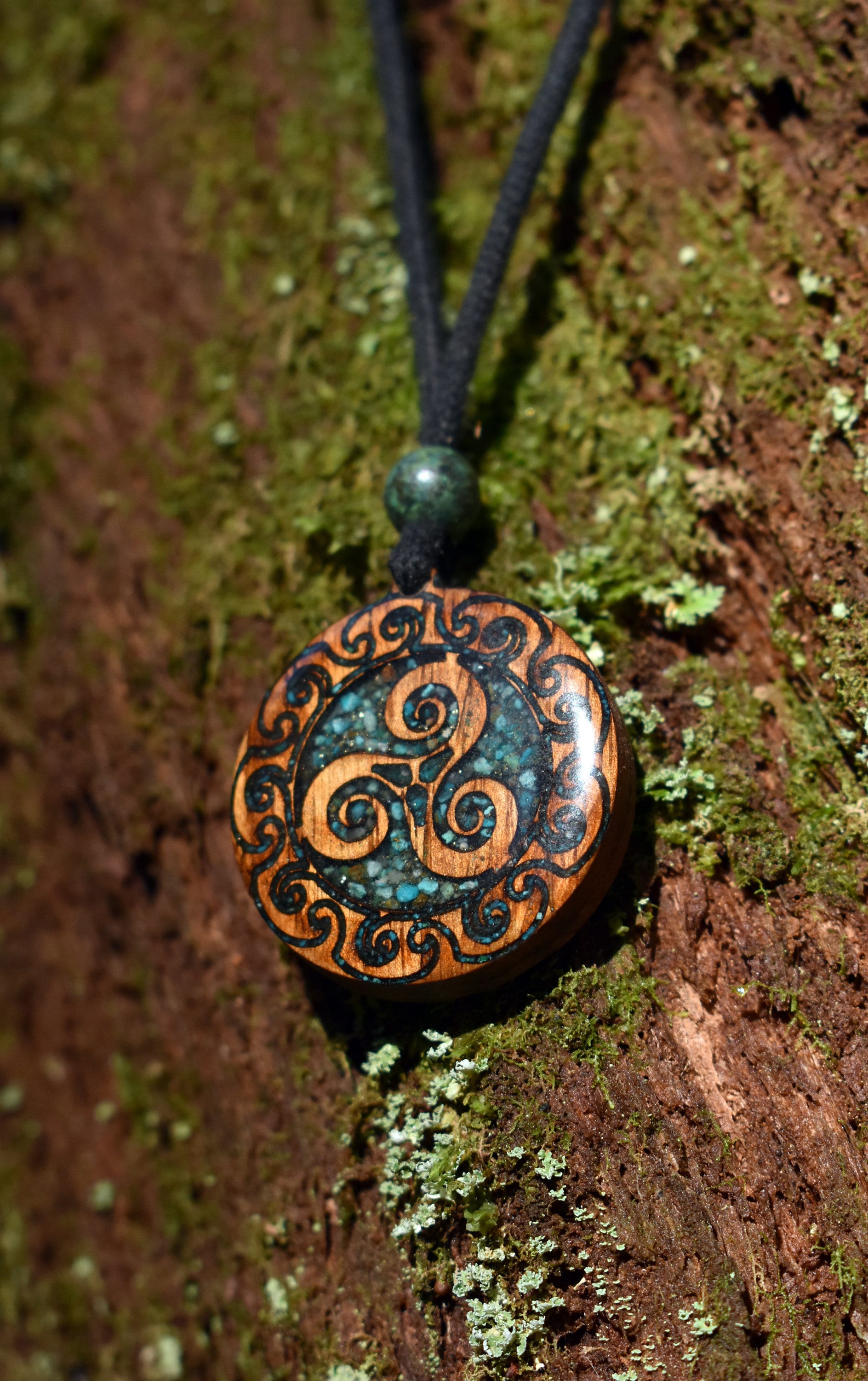 1 1/4 inch Long Sterling Silver Genuine Gemstone Celtic Triskelion Pendant Flawless Finish 1 1/4 inch Long Sterling Silver Genuine Gemstone Celtic Triskelion Pendant Flawless Finish