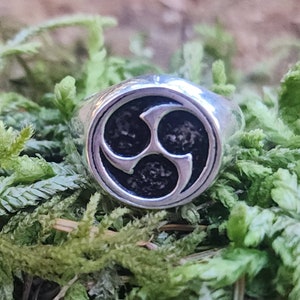 Mitsudomoe Sterling Silver Signet Ring