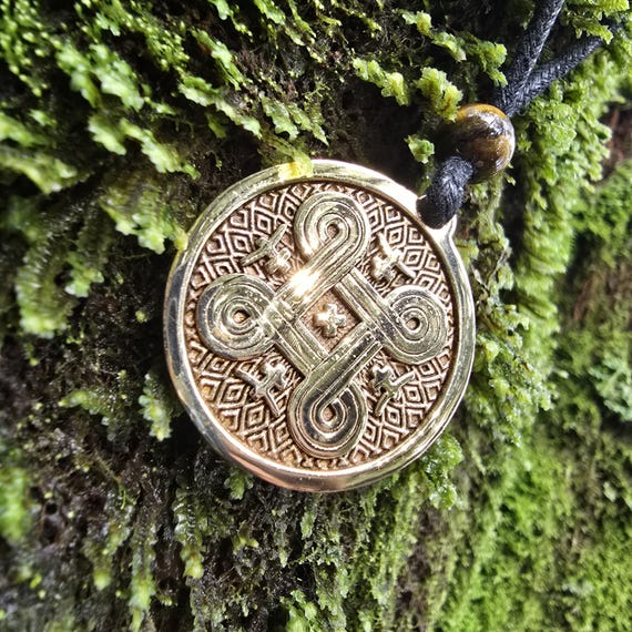 Bronze Hannunvaakuna Pendant Double Sided