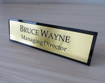Executive gepersonaliseerd bureaunaamplaatje, op maat gegraveerd bureaubord, plaquette, kantoorbord.