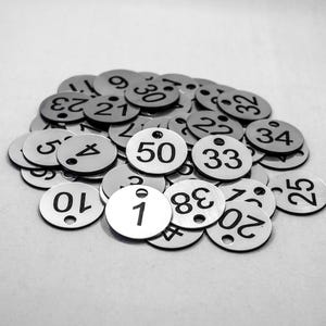 100 pcs, 3cm, Custom Engraved Numbered Discs, For Table, Tags Foe Lockers, Restaurant, Clubs, School, Theater.