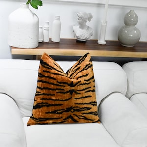 Handmade Silk Velvet Pillow Cover – Luxury Soft Throw Pillowcase – Decorative Cushion Cover for Couch, Sofa, or Bed – Modern Home Decor Gift