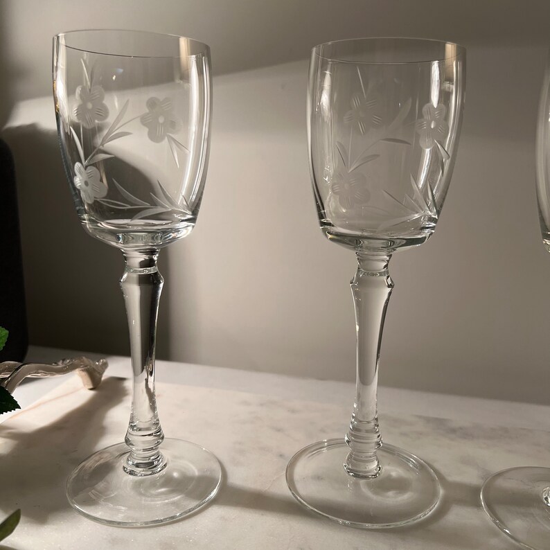 Set of 4 Vintage Etched Floral Long Stem Hand Blown Glass Wine Glasses