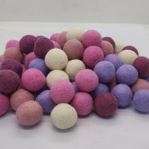 Choisissez la quantité Cinq mélanges de pompons en feutre Taille 2 cm Décoration de Noël pour enfants Fournitures créatives pour chambre d'enfant Guirlande pour faire des boules