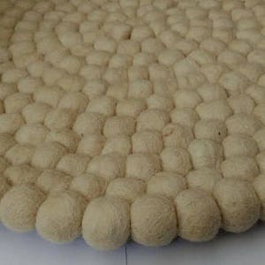 Zestaw 4 szt. Rozmiar 38 cm (15 cali) Średnica podkładki na krzesło 2 cm Pompony filcowe pompony ręcznie robione okrągłe podkładki na krzesła poszewki na poduszki