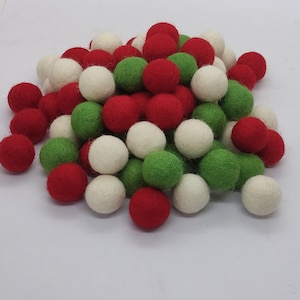 Wähle Deine Menge 2 cm Hell Pom Pom Filz Pom-Poms Weihnachtsdeko Rot Weiß Grün Bastelbedarf Handarbeit 100 % Wolle
