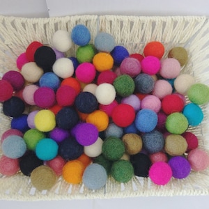 1000 szt. Mieszane kolory Rozmiar 2 cm Girlanda koraliki do robienia dekoracji świątecznej do pokoju dziecięcego Pompony filcowe pompony ręcznie robione, Darmowa wysyłka