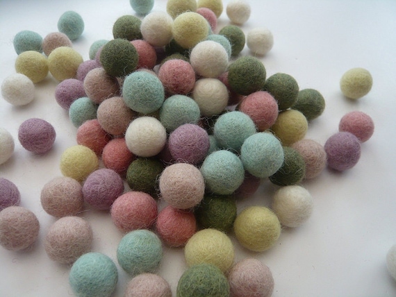 Assorted color Pom Pom Felt Balls  Nursery Craft Supplies 2 cm Christmas decoration handmade 100 % wool various colors Garland Making Balls