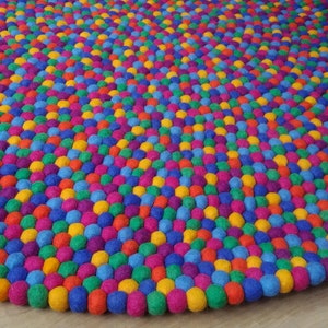 Wholesale Choose Size 90 cm to 300 cm Bright color Round Pom Pom Felt Ball Rug Kids Room Nursery Kids Room Decoration Mat Home and office