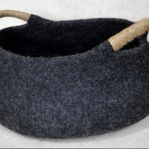 European standard Cat bed / cat house / cat cave / basket felted cat bed Woolen basket for cat soft and cozy