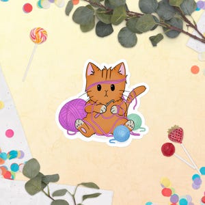 Gehaakte kattensticker | schattige kat met bolletje wol | Chibi haakmotief | Cadeau voor haakliefhebbers en kattenliefhebbers | Stickers zonder bubbels