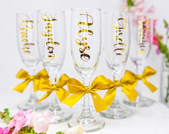 Personalized Champagne Flute: Elegant Glass with Custom Name & Bow